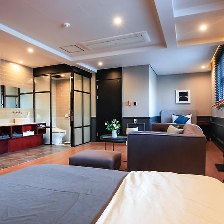 Brown-Dot Hotel Yangjeong Busan Bagian luar foto