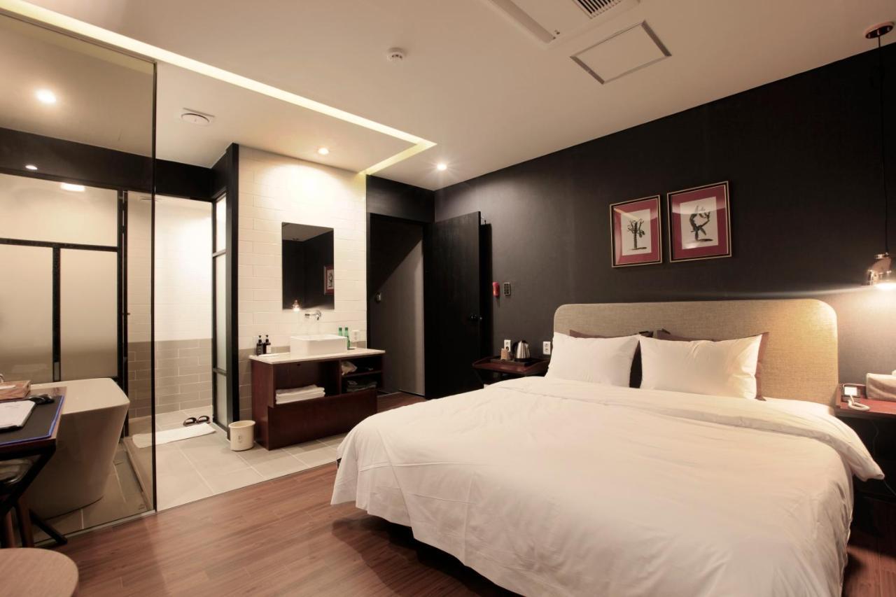 Brown-Dot Hotel Yangjeong Busan Bagian luar foto